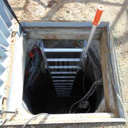 Well ladder with telescopic handle Well ladder equipped with a telescopic handle for a safe entrance and exit from the manhole.